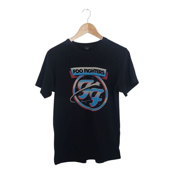 Foo Fighters Men's Size Medium T Shirt Black FLAWED Holes - Picture 1 of 9